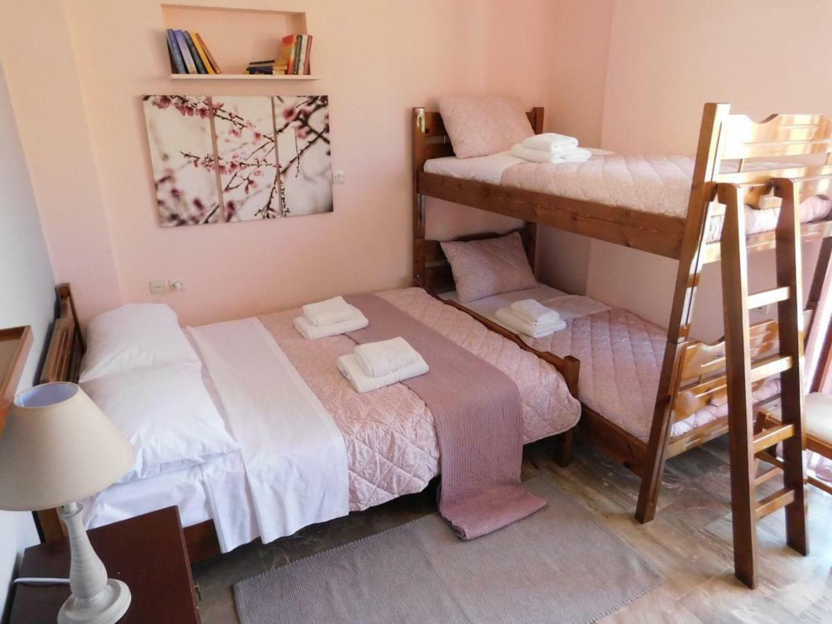 A Bright Home Away From Home Parálion Ástros 外观 照片