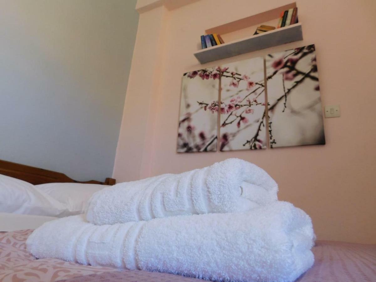 A Bright Home Away From Home Parálion Ástros 外观 照片